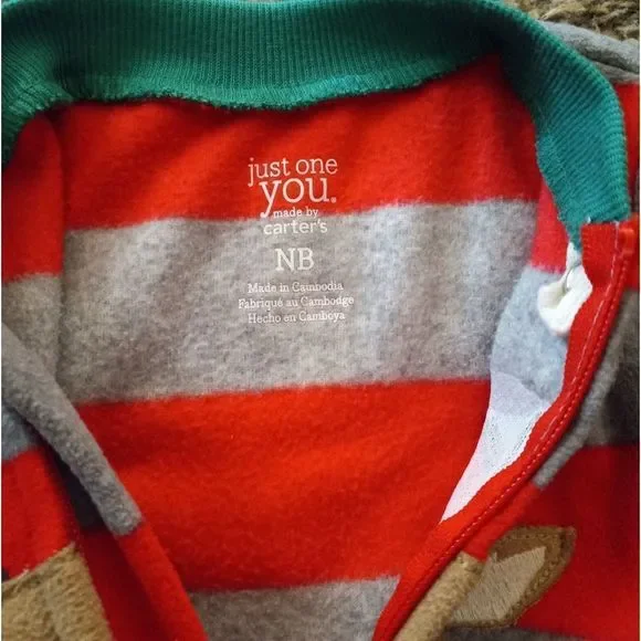 Carter's Reindeer Christmas Soft Fleece Newborn sleeper footed pajamas zip up - Picture 4 of 5